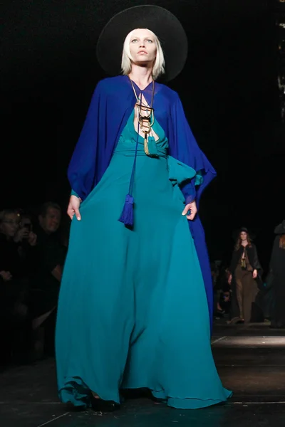 Look 64